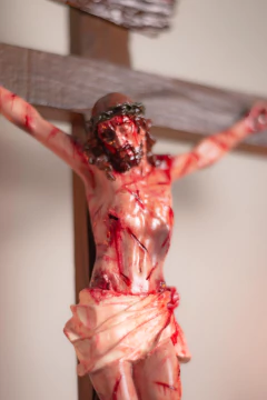 58cm Barroco - Crucifixo Realista com Base