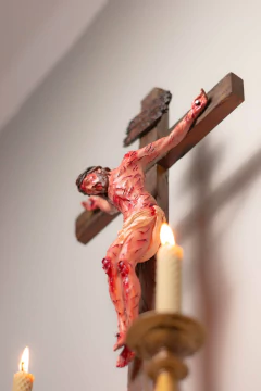 58cm Flagelo - Crucifixo Realista com Base - loja online